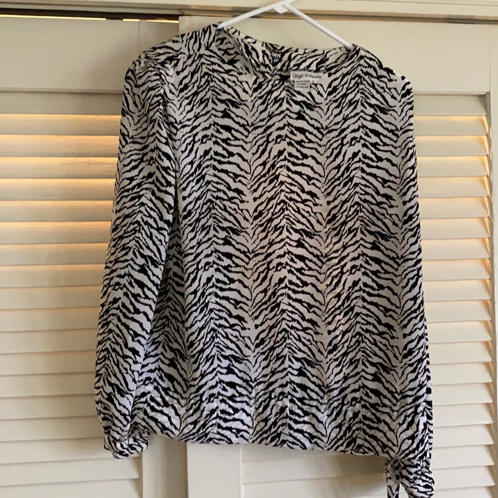 White and black animal print long sleeve blouse 6